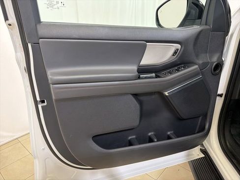 Used 2025 Ford Expedition Active image 9