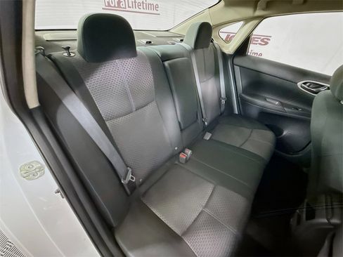 Used 2019 Nissan Sentra SR image 29