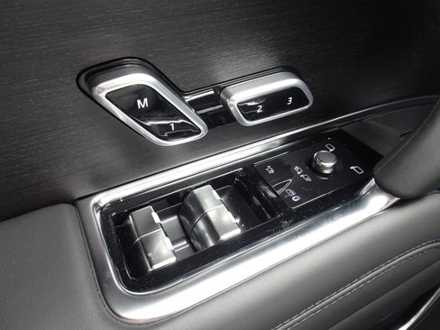 New 2026 Land Rover Range Rover SE image 26