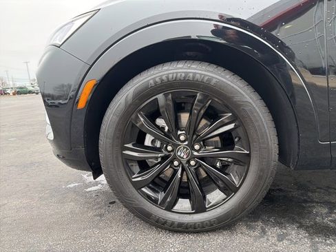 Used 2024 Buick Envista Sport Touring image 11