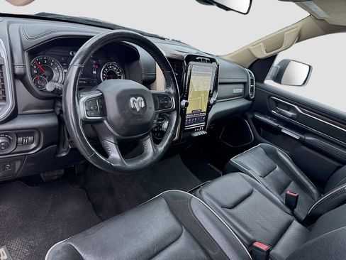Used 2019 RAM 1500 Laramie AWD/4WD image 7