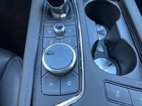 Certified 2024 Cadillac XT5 Luxury image 23