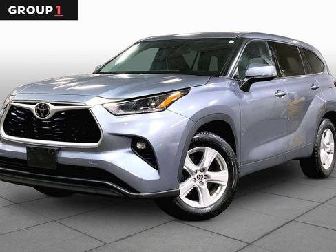 Certified 2021 Toyota Highlander LE AWD/4WD image 1