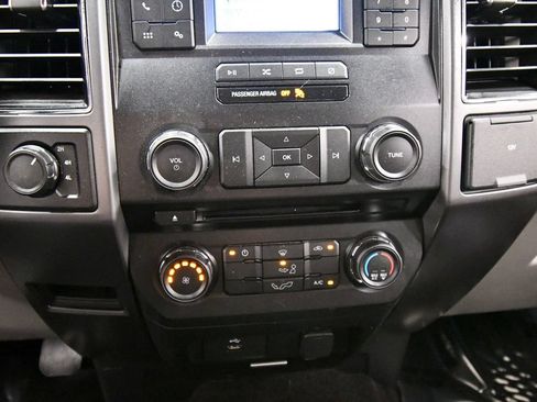 Used 2018 Ford F150 XLT AWD/4WD image 24