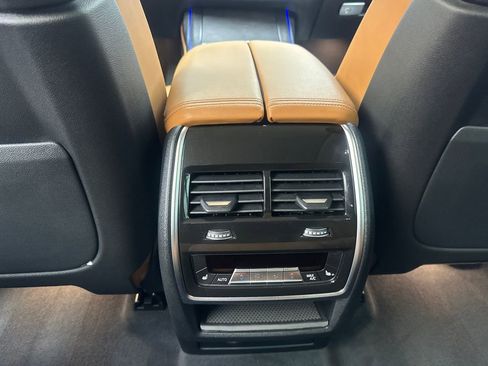 Used 2023 BMW X7 xDrive40i AWD/4WD image 76