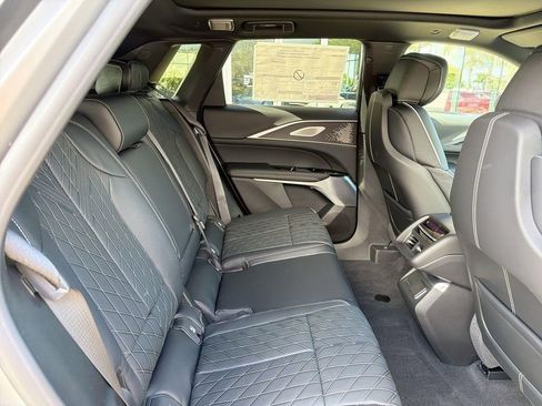 New 2026 Cadillac Lyriq V w/ Exterior Carbon Fiber Package AWD/4WD image 28