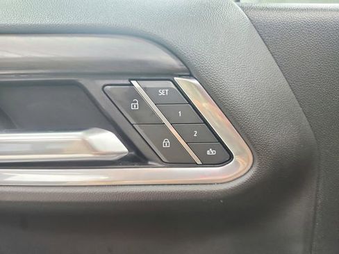 Used 2025 GMC Sierra 1500 SLT image 21