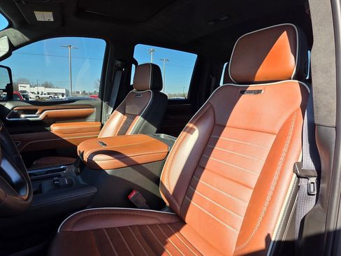 Used 2025 GMC Sierra 3500 Denali Ultimate image 13
