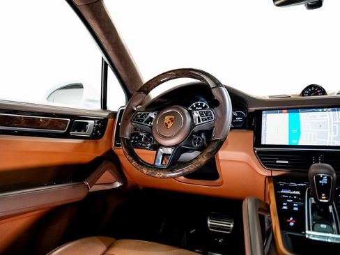 Used 2021 Porsche Cayenne Turbo image 38