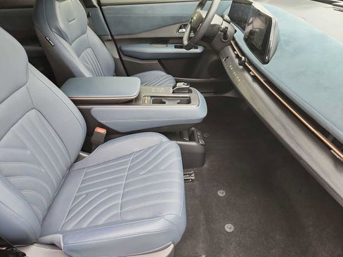 Used 2023 Nissan Ariya AWD/4WD image 18