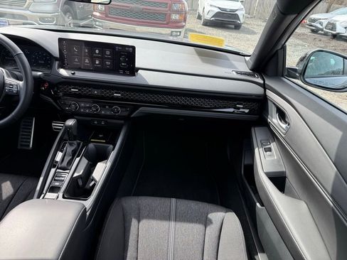 Used 2025 Honda Accord Sport image 21