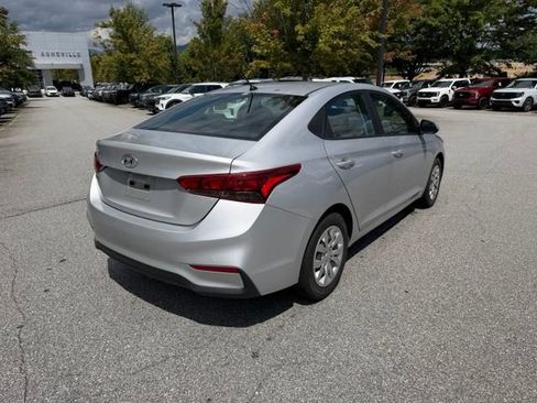 Used 2022 Hyundai Accent SE FWD image 5