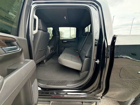 Used 2025 Chevrolet Silverado 1500 LT Trail Boss w/ Convenience Package II image 27