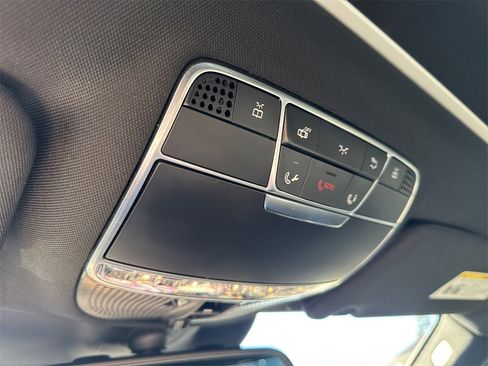 Used 2017 Mercedes-Benz S 550 Sedan image 31