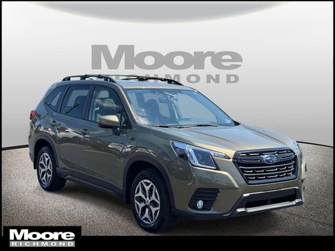 Used 2023 Subaru Forester Premium AWD/4WD image 1