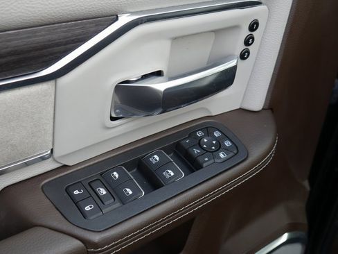 Used 2025 RAM 2500 Laramie image 12