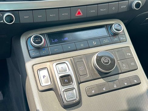 Used 2024 Hyundai Palisade SEL FWD image 14