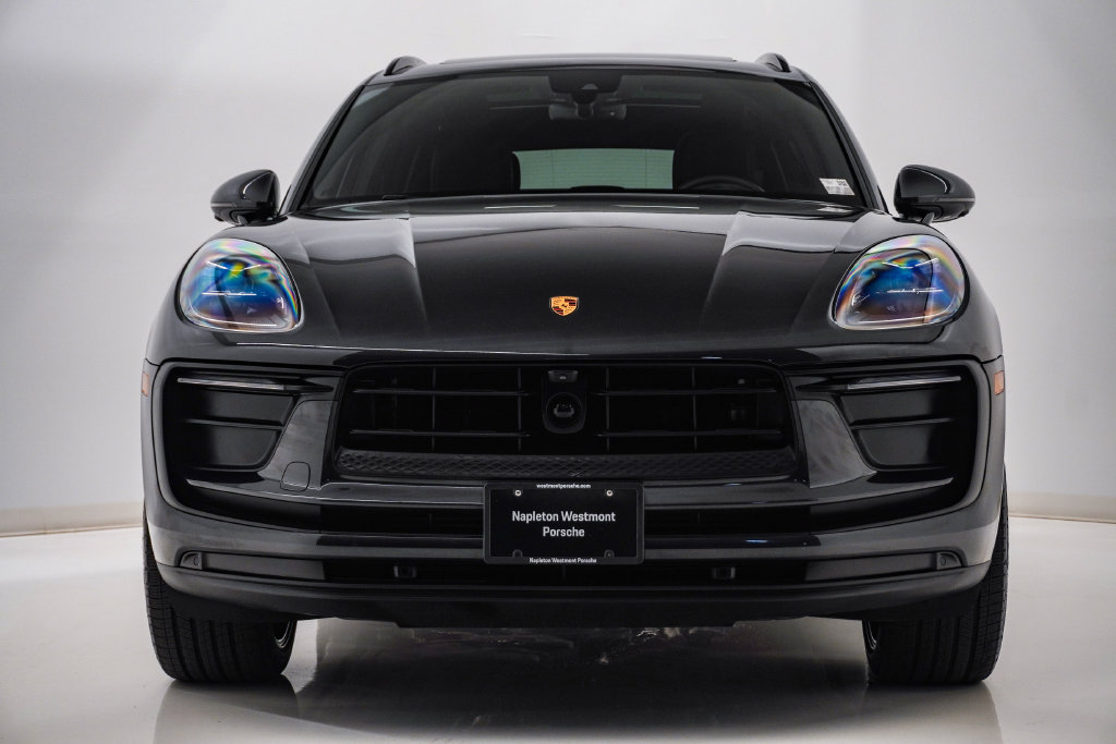 Certified 2026 Porsche Macan AWD/4WD image 6