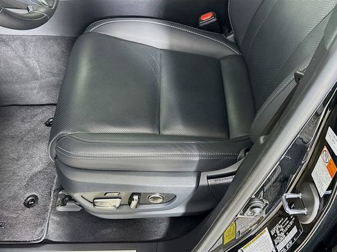 Certified 2024 Lexus LX 600 4WD w/ Luxury Package image 20