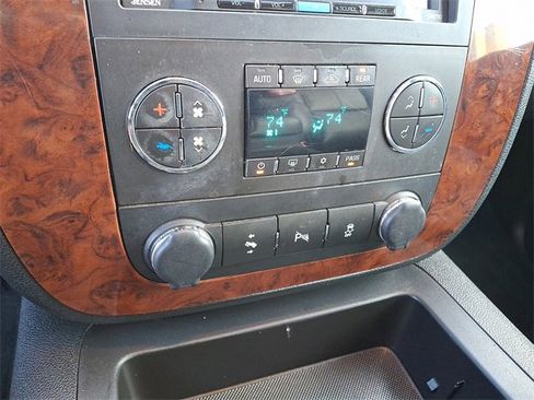 Used 2014 Chevrolet Suburban LT w/ All-Star Edition image 16