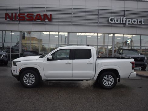 Used 2023 Nissan Frontier SV w/ SV Convenience Package image 3