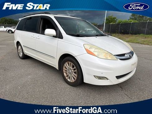 Used 2008 Toyota Sienna XLE FWD image 1