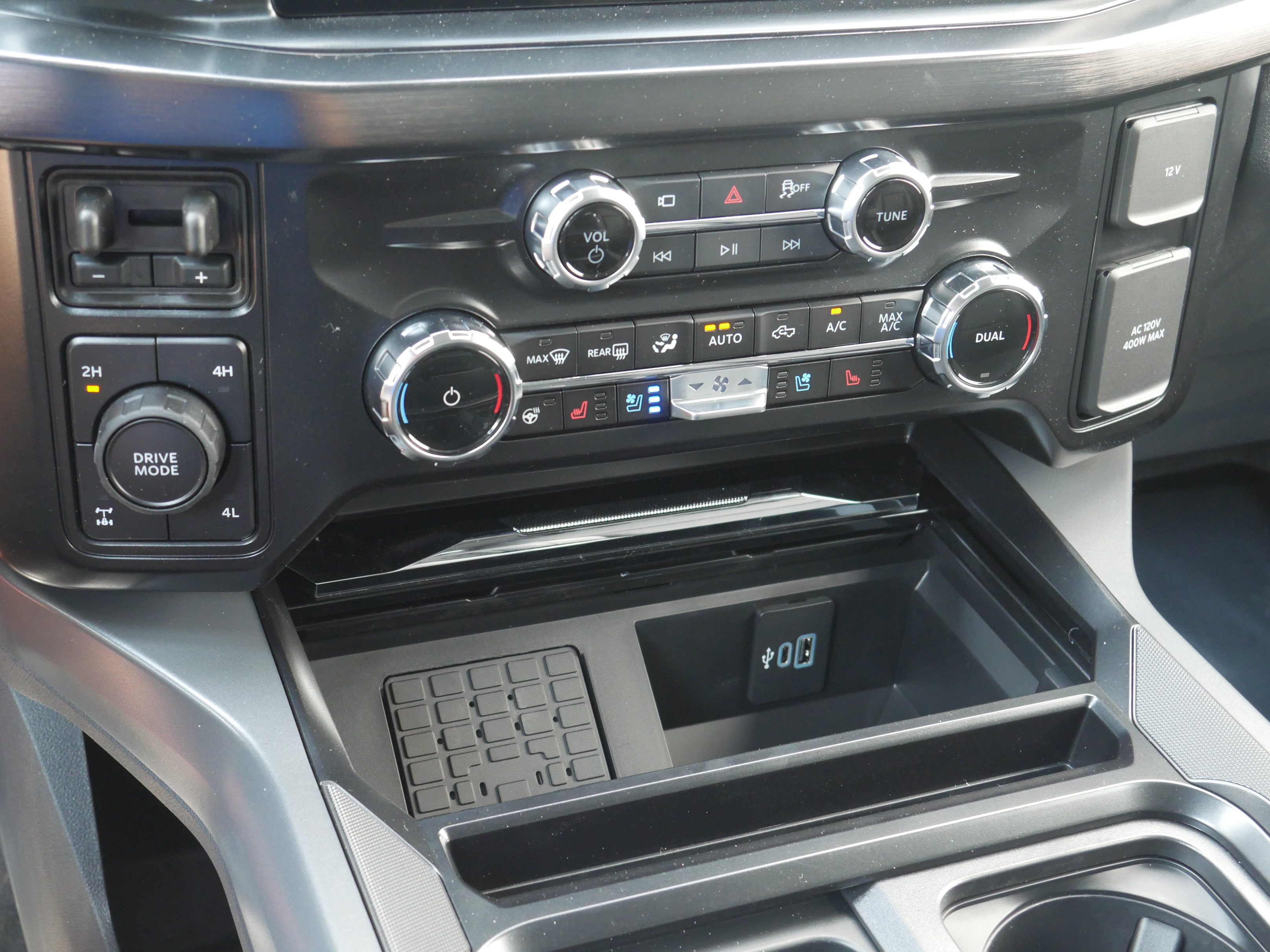 New 2026 Ford F350 Lariat w/ Lariat Premium Package AWD/4WD image 17