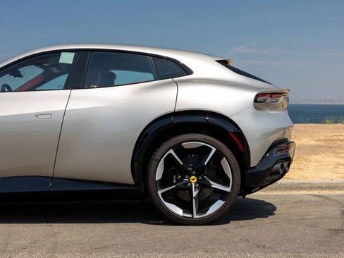 Certified 2025 Ferrari Purosangue image 9