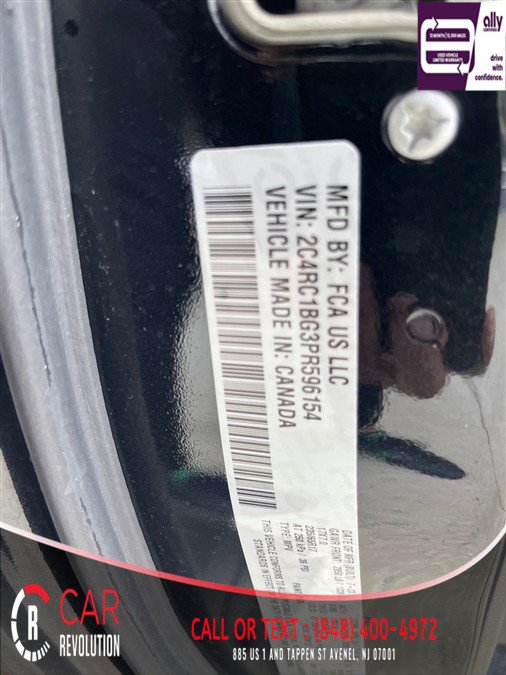Used 2023 Chrysler Pacifica Touring-L FWD image 11