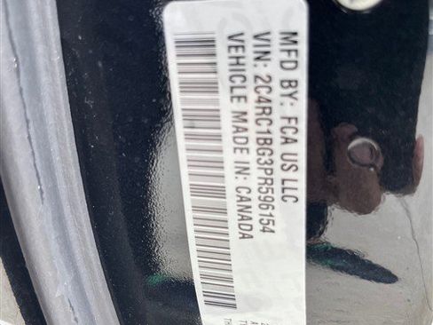 Used 2023 Chrysler Pacifica Touring-L FWD image 11