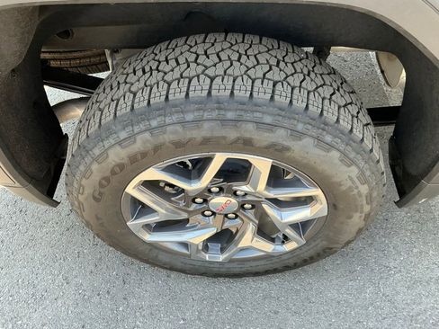 Used 2026 GMC Sierra 1500 SLE w/ Preferred Package RWD image 23