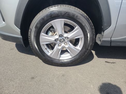Certified 2025 Toyota RAV4 XLE AWD/4WD image 9