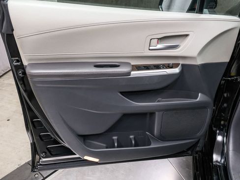 Used 2023 Toyota Sienna XLE FWD image 26