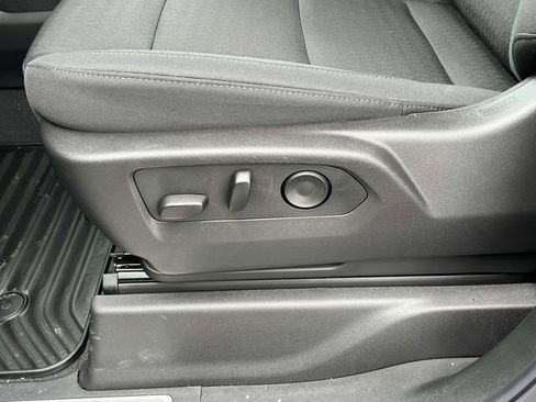 Used 2025 GMC Sierra 1500 Elevation image 17