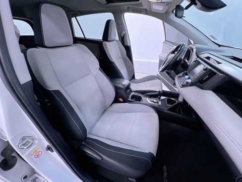Used 2016 Toyota RAV4 XLE w/ Convenience Package AWD/4WD image 37