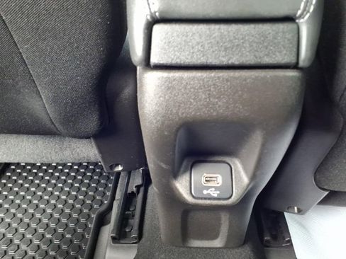 Used 2022 Jeep Renegade Latitude AWD/4WD image 13
