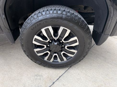 Used 2025 GMC Sierra 2500 Denali Ultimate image 36