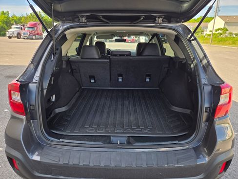 Used 2018 Subaru Outback 2.5i Limited AWD/4WD image 15