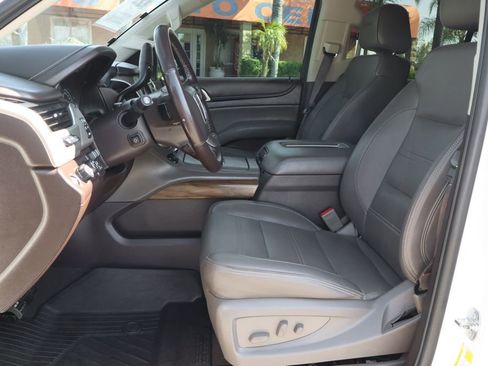 Used 2019 GMC Yukon XL Denali w/ Open Road Package AWD/4WD image 22