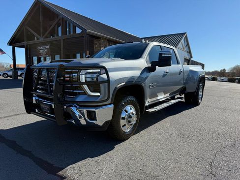 Used 2025 Chevrolet Silverado 3500 LTZ w/ LTZ Texas Edition AWD/4WD image 11
