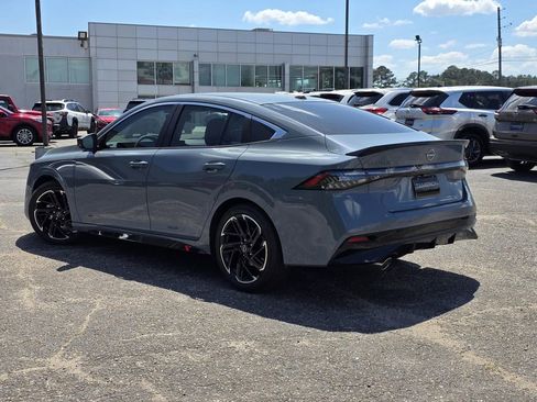 New 2026 Nissan Sentra SR w/ SR Premium Package FWD image 5