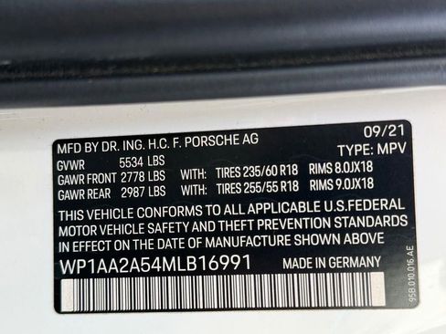 Used 2021 Porsche Macan image 25