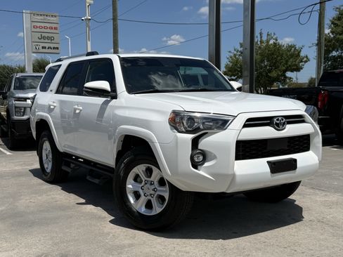 Used 2024 Toyota 4Runner SR5 Premium AWD/4WD image 2