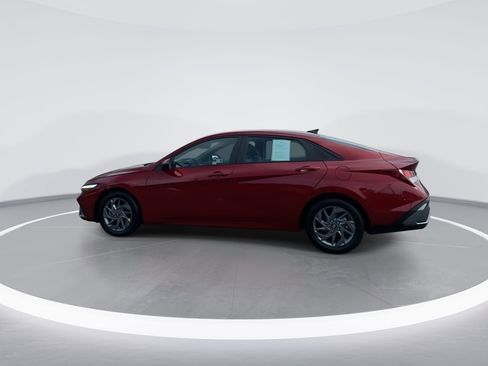Certified 2024 Hyundai Elantra SEL image 4