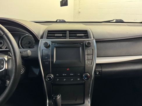 Used 2016 Toyota Camry LE image 15