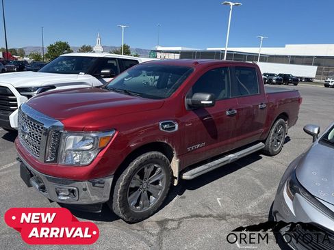 Used 2017 Nissan Titan SV AWD/4WD image 12