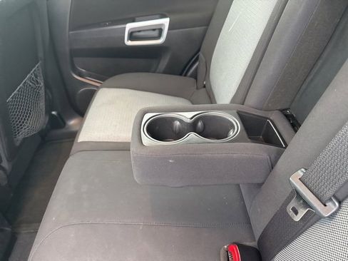 Used 2013 Chevrolet Captiva Sport LS image 28