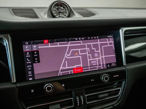 Used 2022 Porsche Macan S image 26