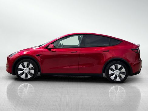 Used 2024 Tesla Model Y Long Range AWD/4WD image 7