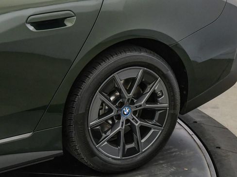 Used 2023 BMW i4 eDrive40 RWD image 11